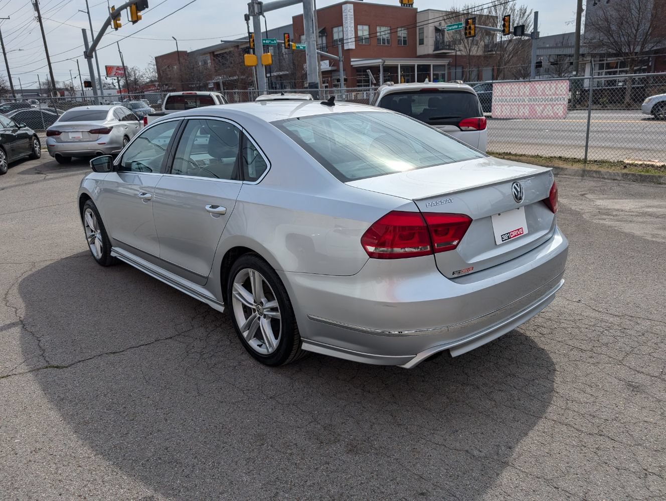 Used 2015 Volkswagen Passat 3.6 SEL Premium FWD image 8