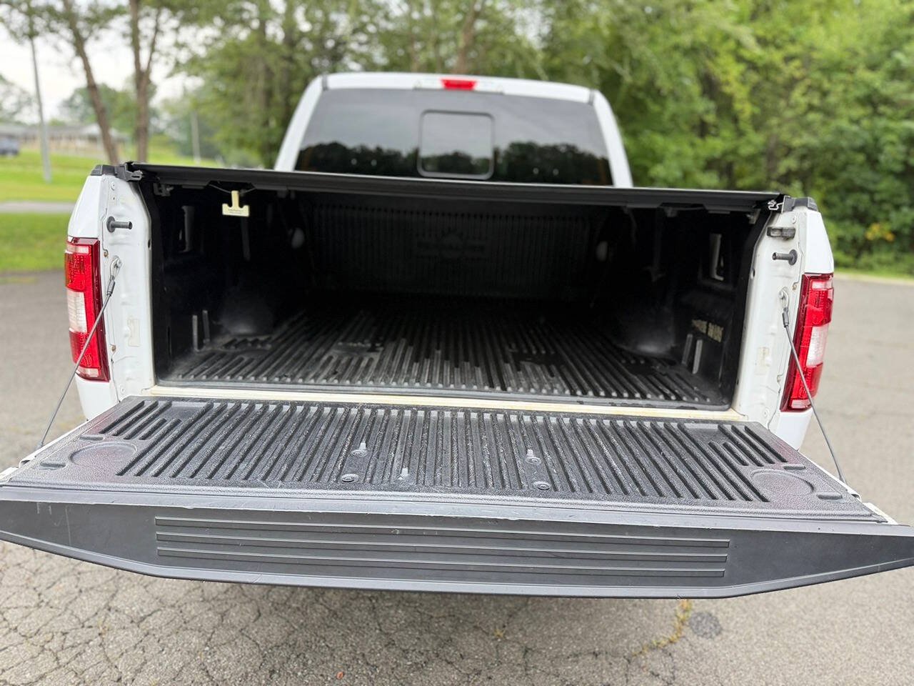 Used 2018 Ford F150 Lariat AWD/4WD image 5
