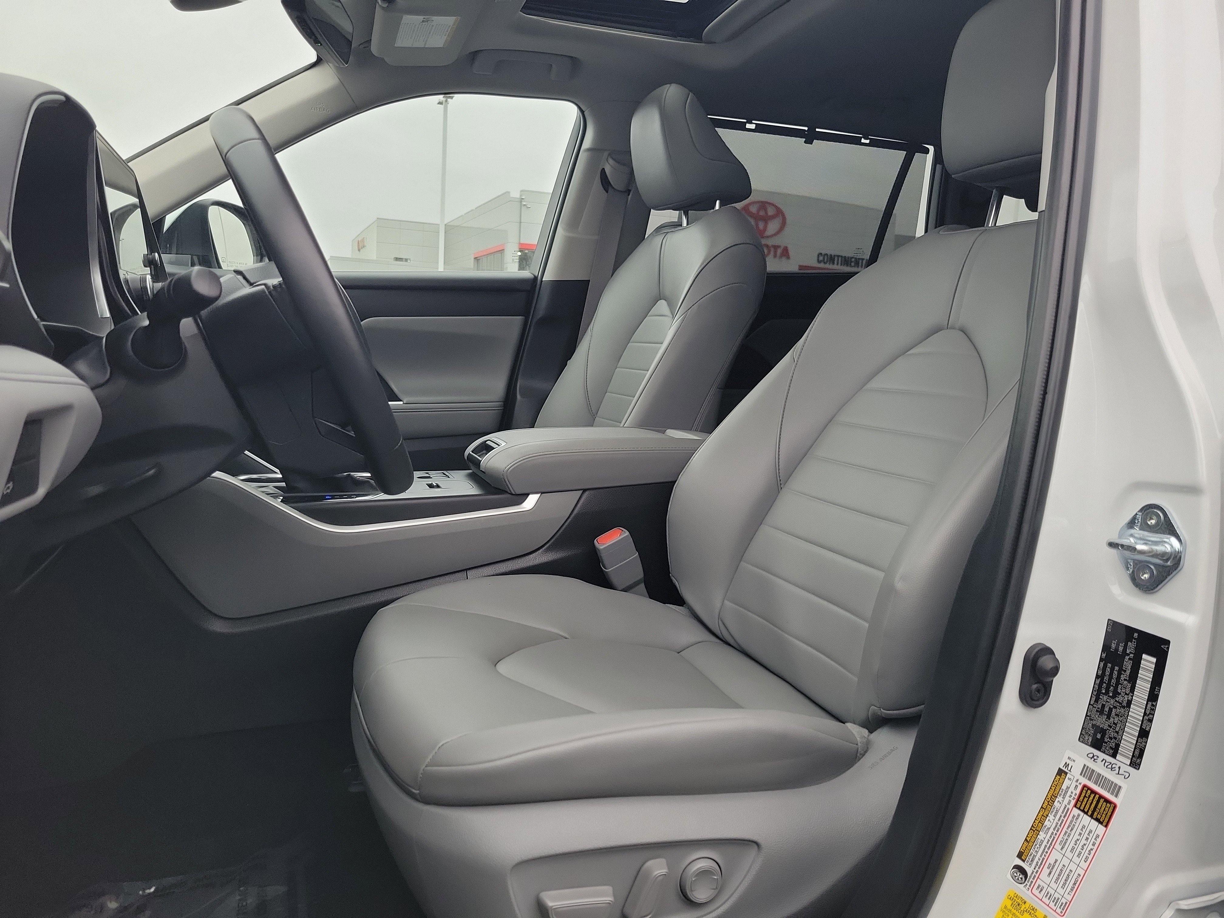 Certified 2025 Toyota Highlander XLE image 21