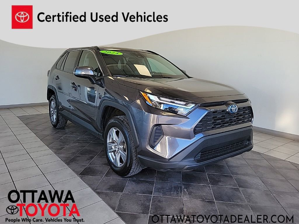 Used 2024 Toyota RAV4 LE AWD/4WD image 1