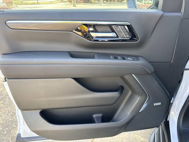 New 2026 Chevrolet Suburban Premier image 20