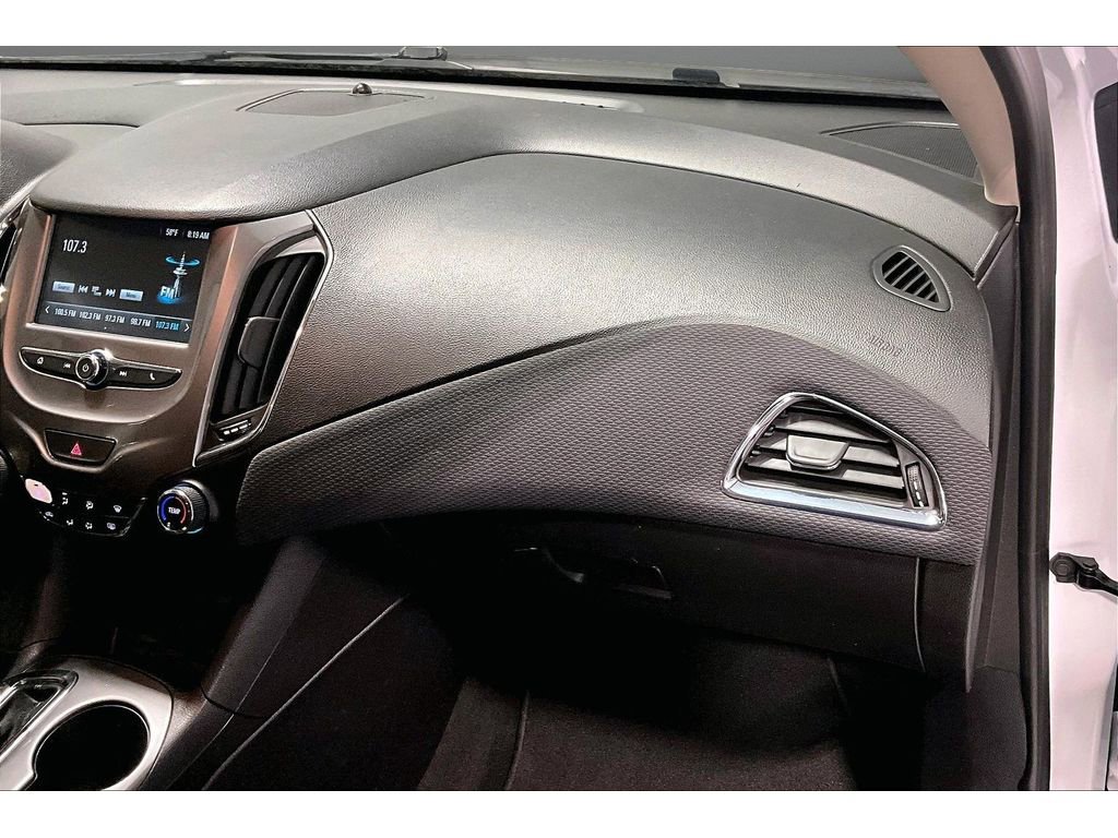 Used 2018 Chevrolet Cruze LT FWD image 18