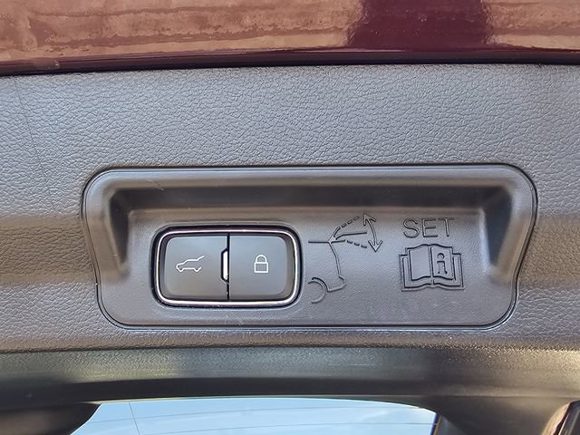 Certified 2022 Ford Explorer XLT w/ Equipment Group 202A image 30