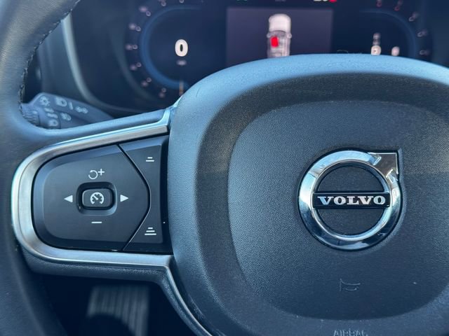 Used 2023 Volvo XC60 B5 Core image 26