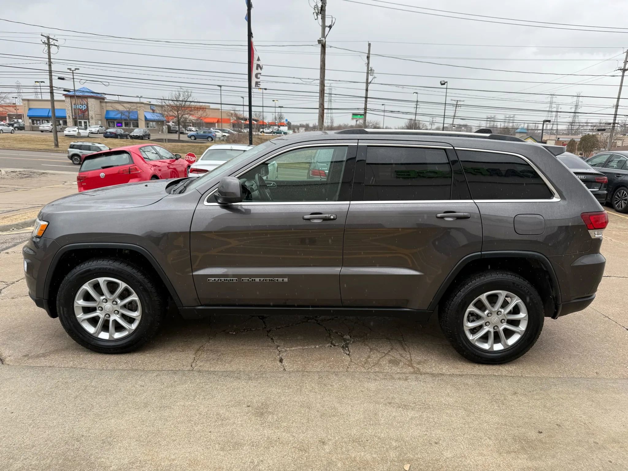 Used 2021 Jeep Grand Cherokee Laredo X image 6