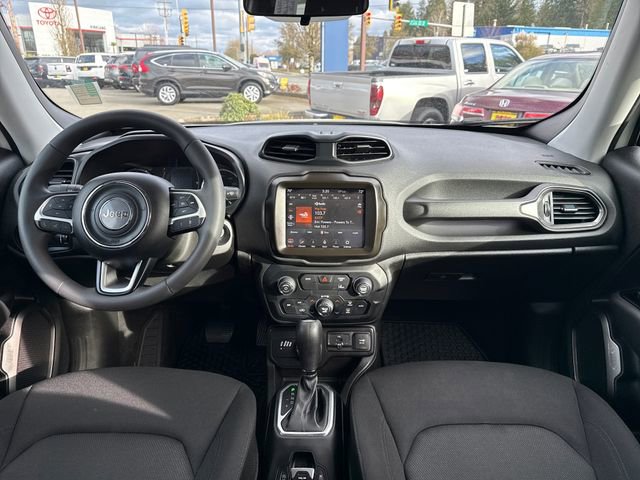Used 2023 Jeep Renegade Latitude image 14