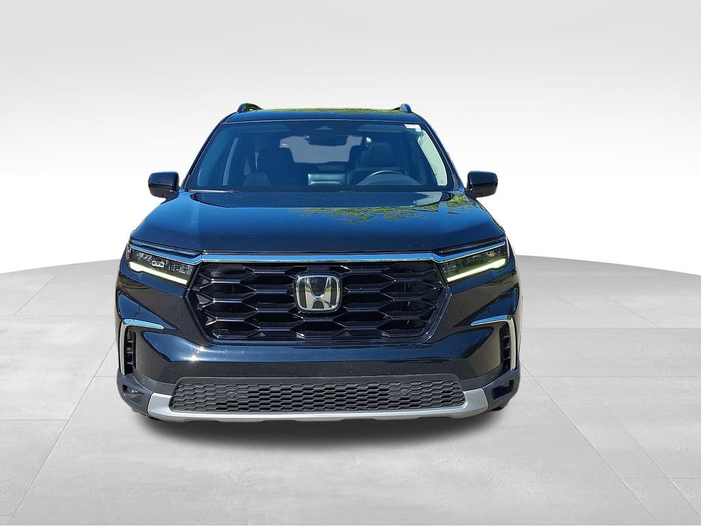 Used 2024 Honda Pilot Touring image 2