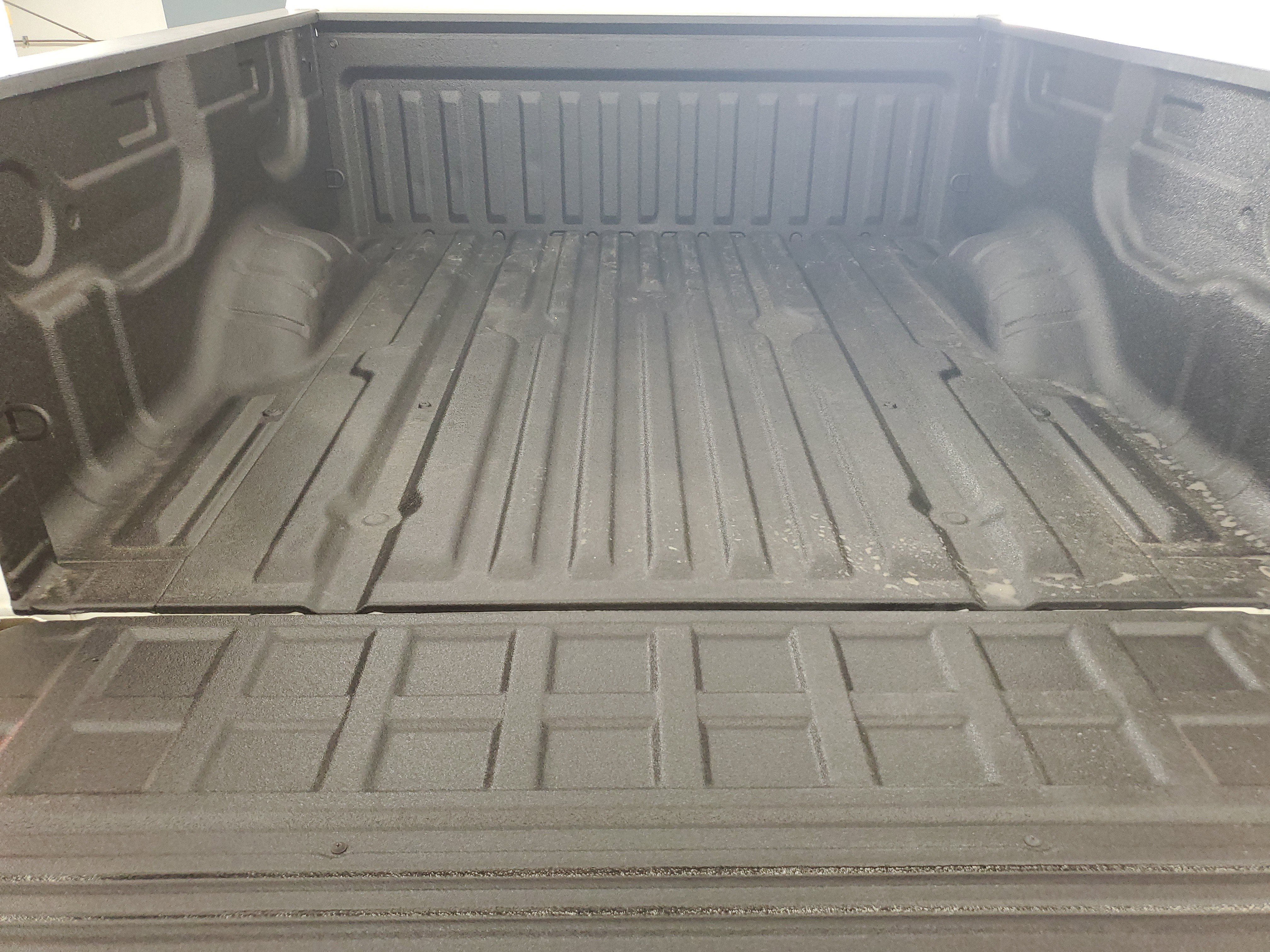 Used 2021 Nissan Titan SV w/ SV Convenience Package image 30