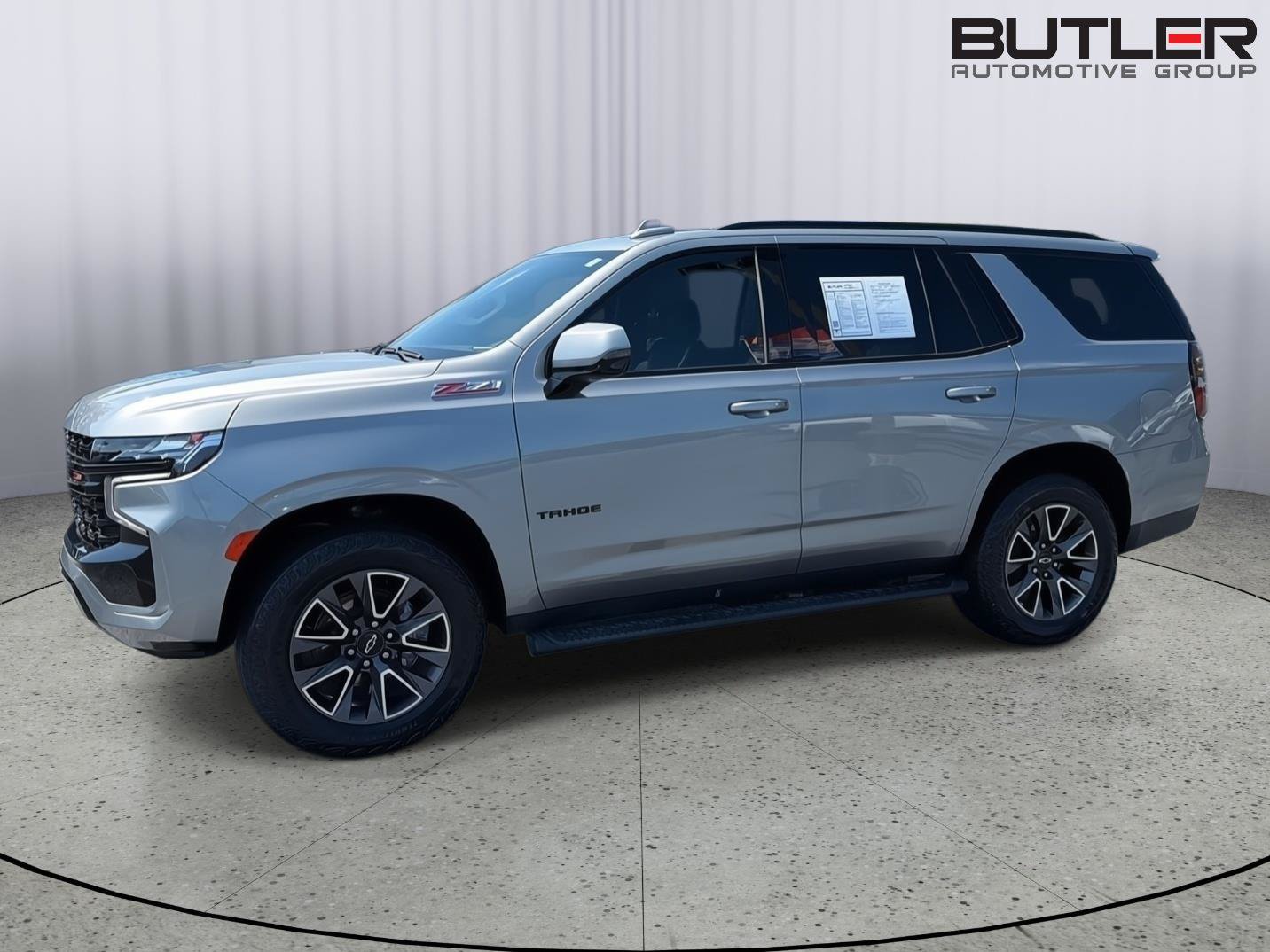 Used 2023 Chevrolet Tahoe Z71 w/ Luxury Package AWD/4WD image 3