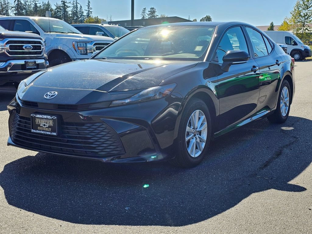 Used 2025 Toyota Camry LE FWD image 7