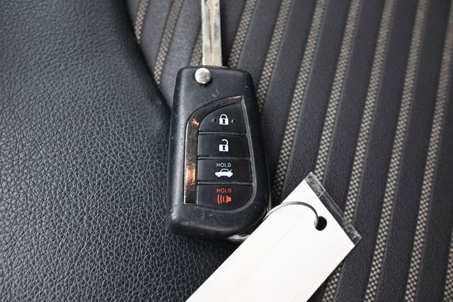 Used 2022 Toyota Camry SE FWD image 24
