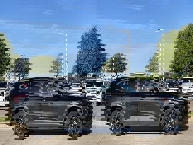 Used 2025 Chevrolet Trax ACTIV w/ Driver Confidence Package image 3