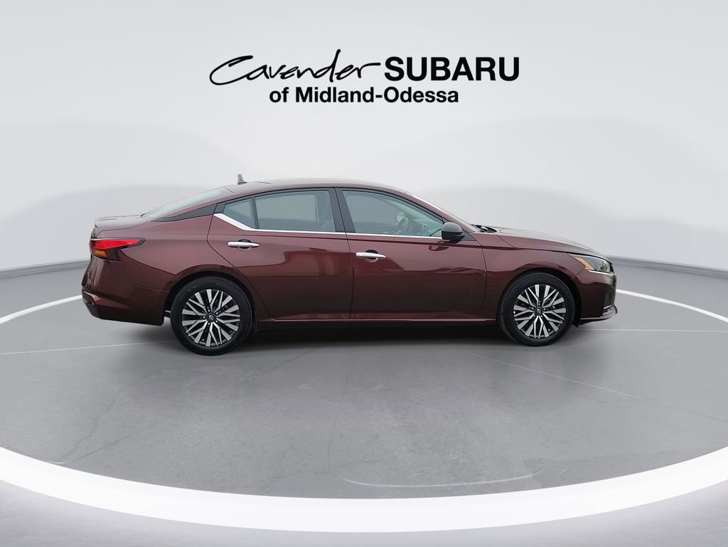 Used 2025 Nissan Altima 2.5 SV image 9