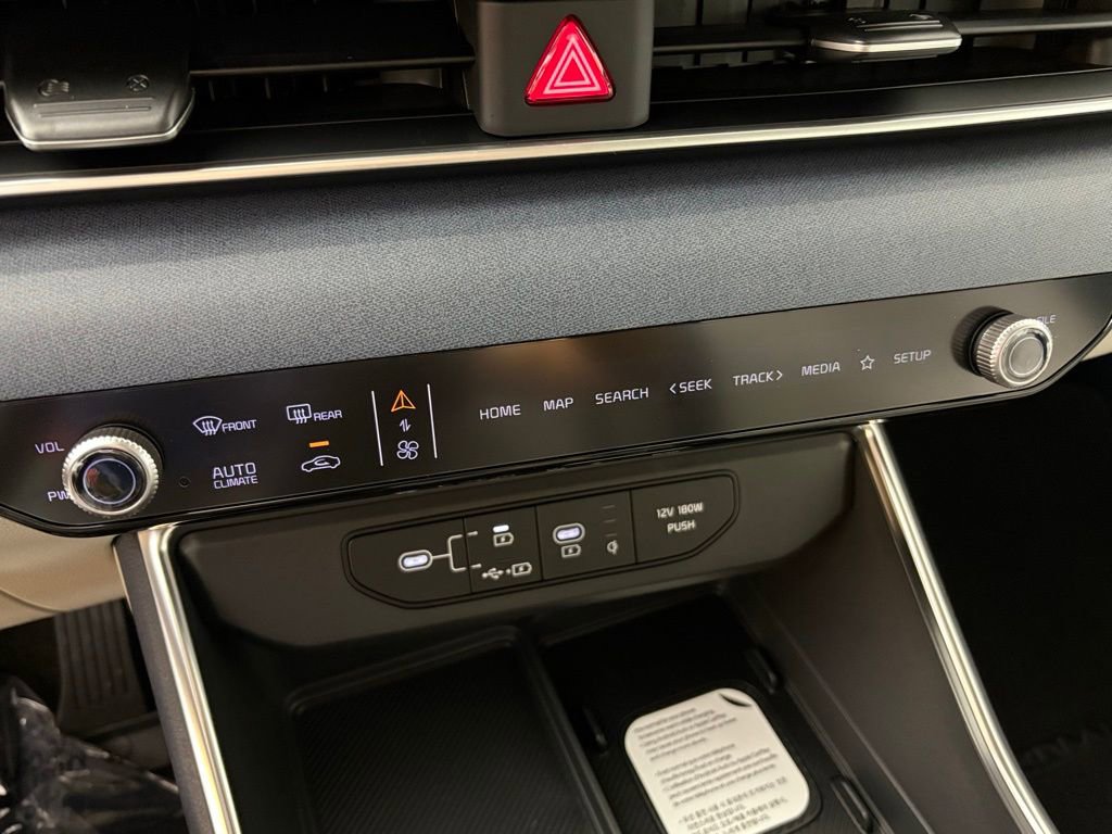 New 2026 Kia Carnival EX FWD image 26
