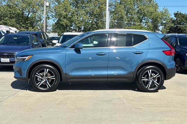 Certified 2025 Volvo XC40 B5 Core AWD/4WD image 6
