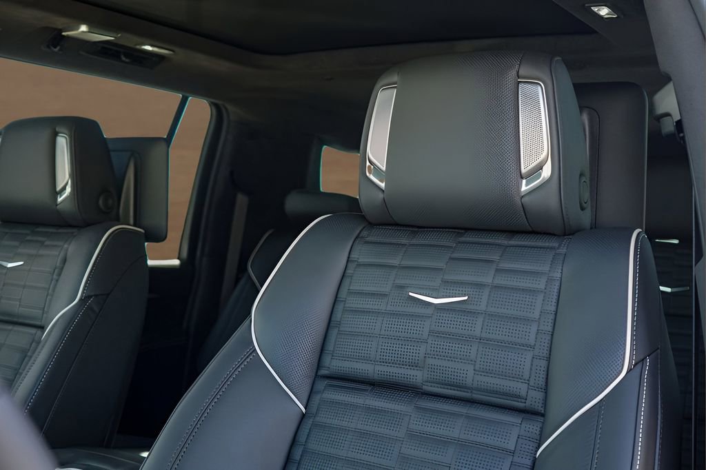 New 2026 Cadillac Escalade ESV Platinum Sport w/ LPO, ONYX Package image 11