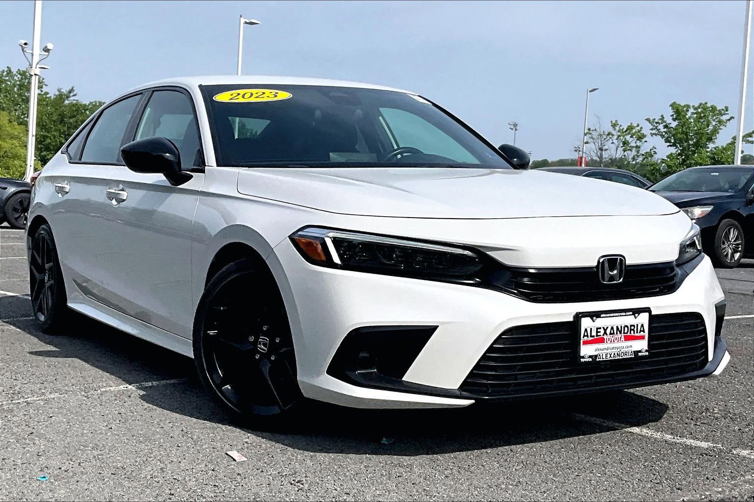 Used 2023 Honda Civic Sport image 2