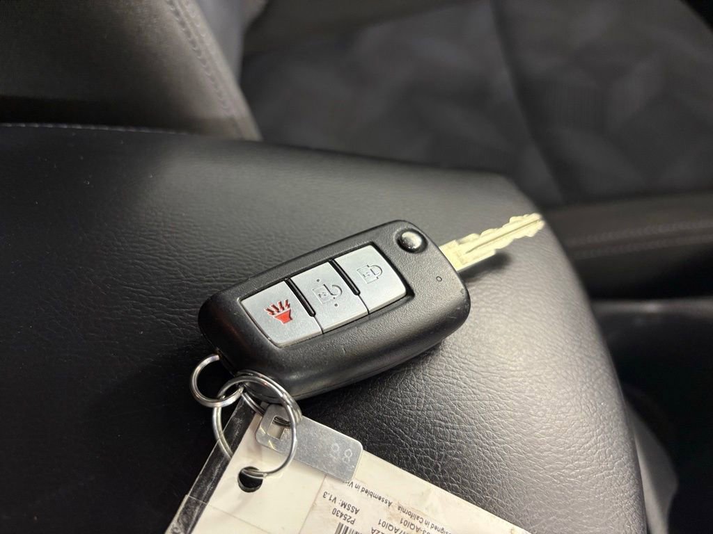 Used 2015 Nissan Rogue S image 40