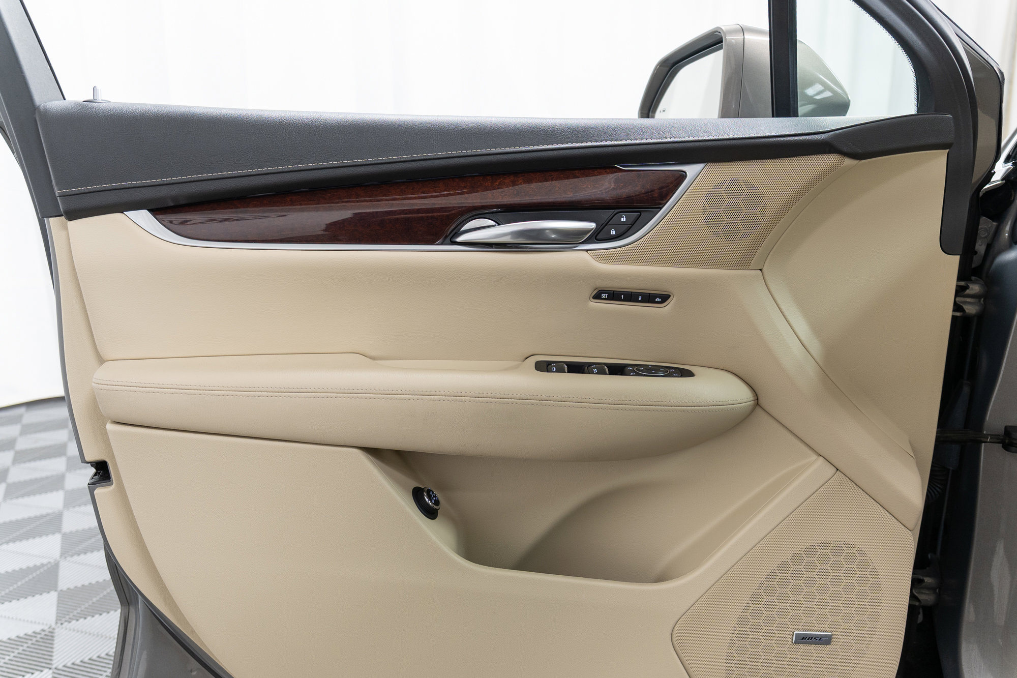 Used 2017 Cadillac XT5 Premium Luxury image 11