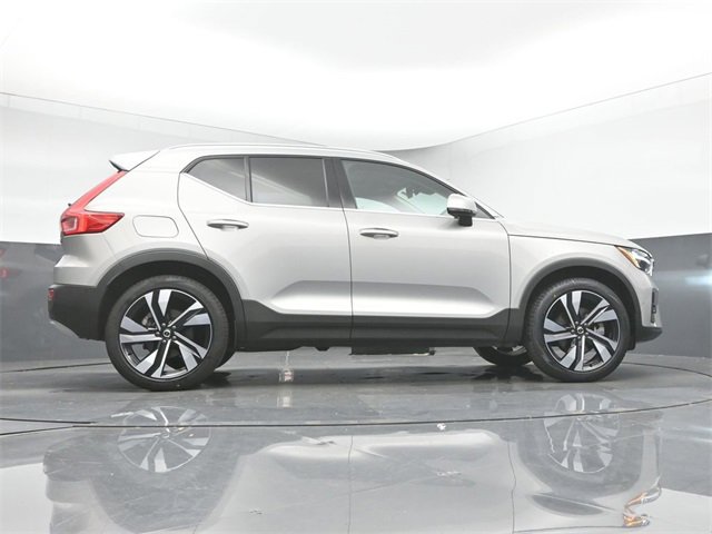 Used 2024 Volvo XC40 B5 Plus w/ Climate Package image 43