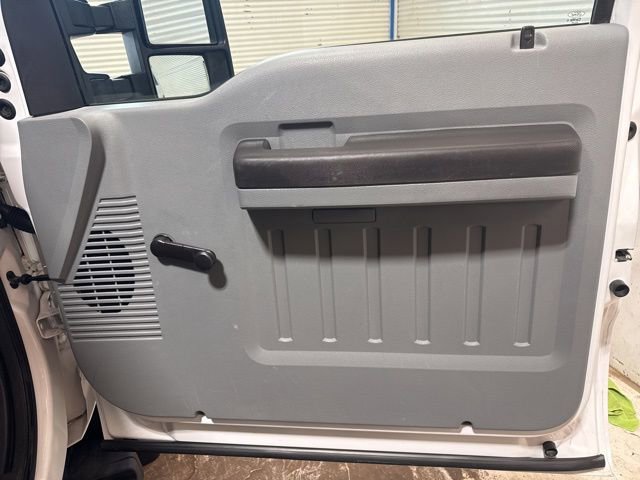 Used 2014 Ford F550 4x4 Regular Cab Super Duty image 13