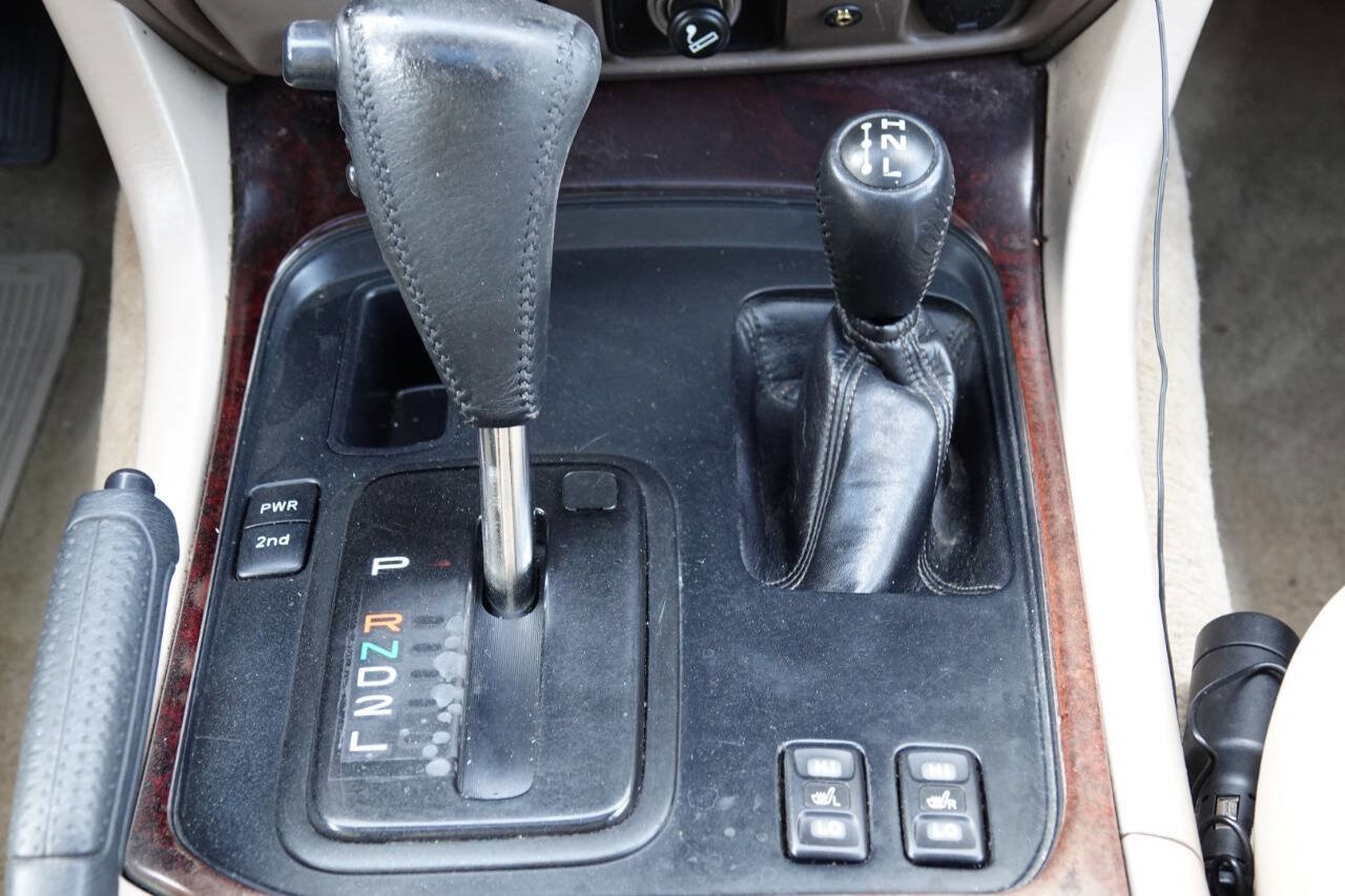 Used 2002 Toyota Land Cruiser AWD/4WD image 73