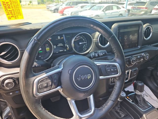 Used 2023 Jeep Wrangler Unlimited Sahara w/ Cold Weather Group image 16