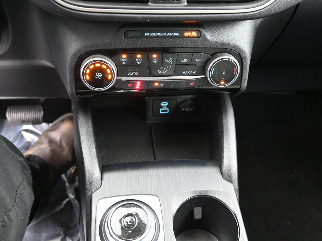 Used 2022 Ford Escape SE w/ Cold Weather Package image 15