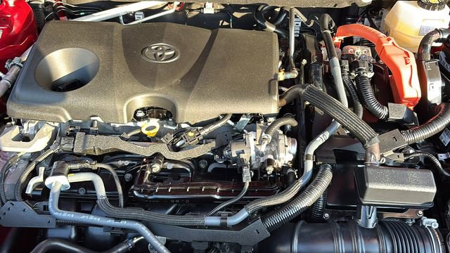 Used 2025 Toyota RAV4 LE AWD/4WD image 34