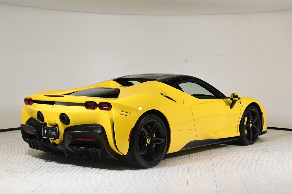 Used 2022 Ferrari SF90 Spider Base image 9
