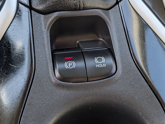 Certified 2022 Toyota Corolla Cross XLE w/ Convenience Package FWD image 17