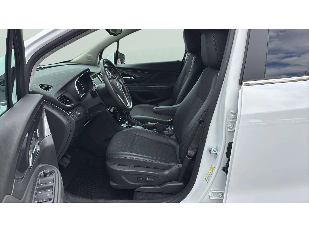 Used 2022 Buick Encore Preferred w/ Safety Package image 9