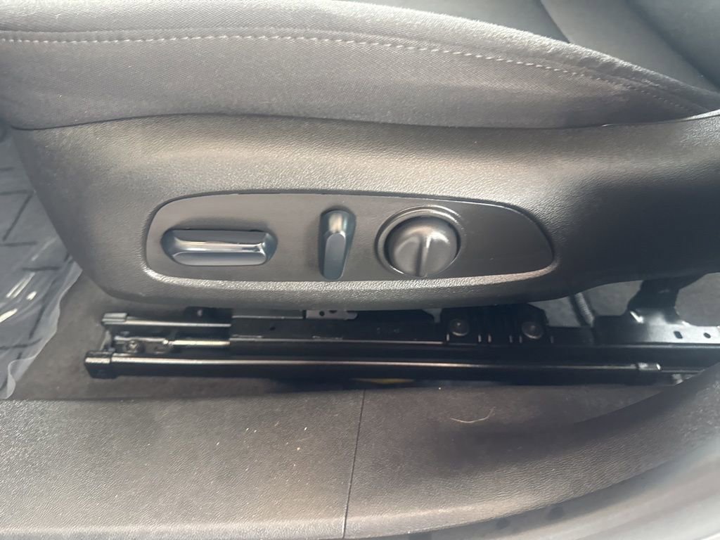 Used 2024 Chevrolet Malibu LT image 17