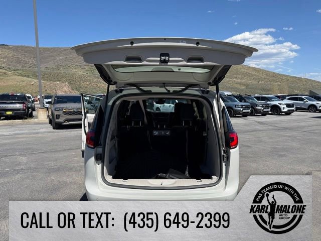 Used 2021 Chrysler Pacifica Touring-L w/ Premium & Safety Sphere Group FWD image 30
