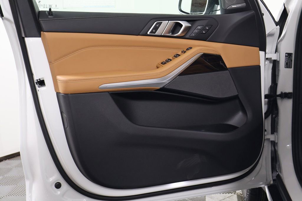 New 2026 BMW X5 sDrive40i w/ Climate Comfort Package image 7