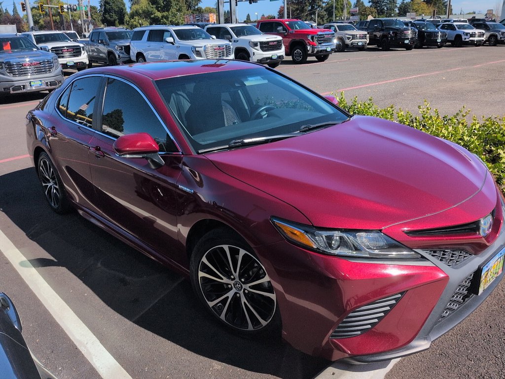 Used 2018 Toyota Camry SE w/ Audio Package FWD image 2