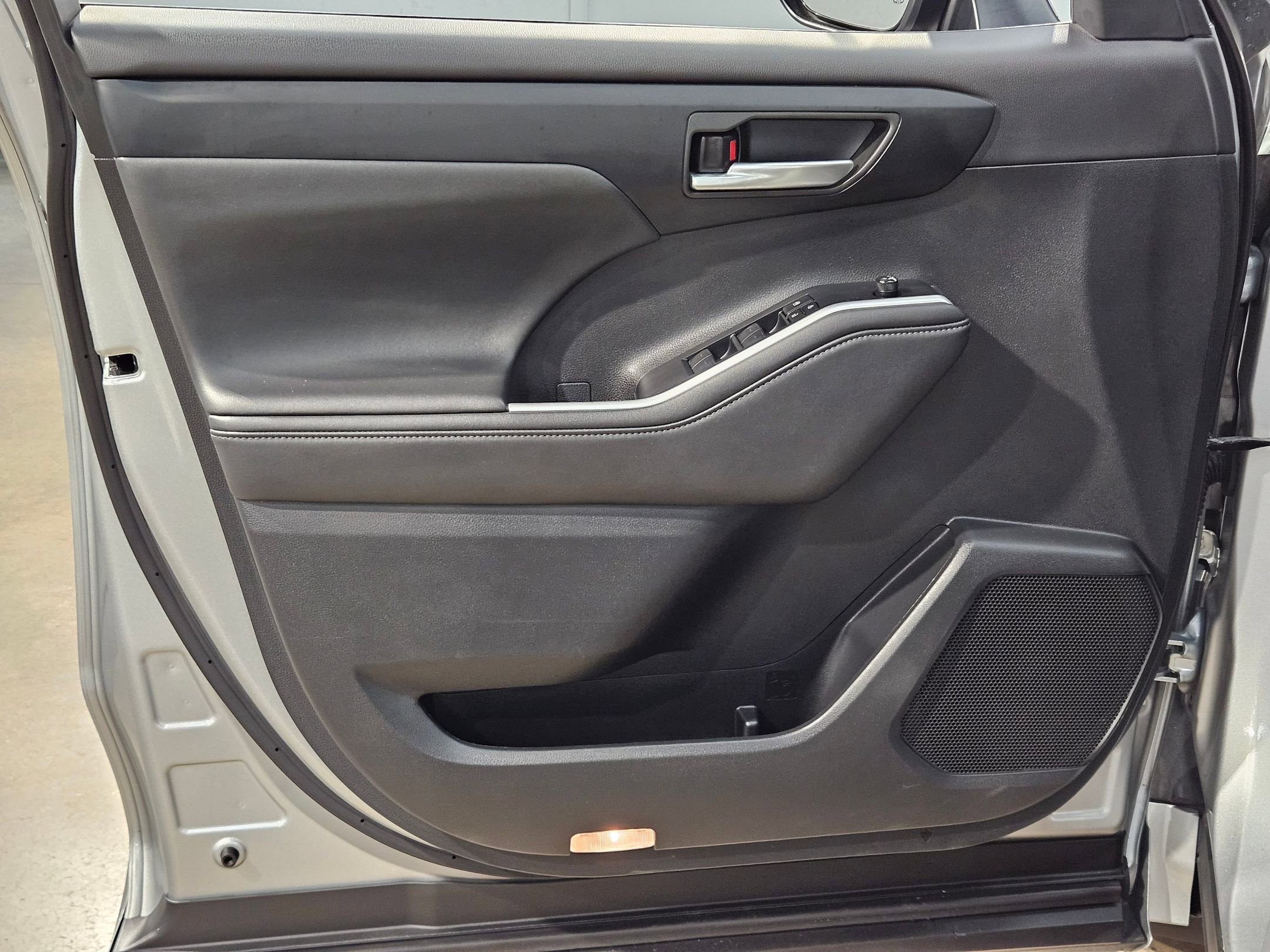 Certified 2025 Toyota Highlander XLE AWD/4WD image 20