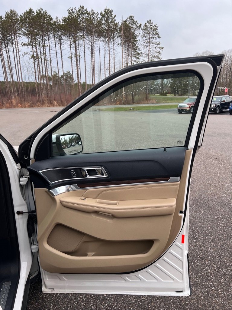 Used 2016 Ford Explorer Limited w/ Equipment Group 301A image 21