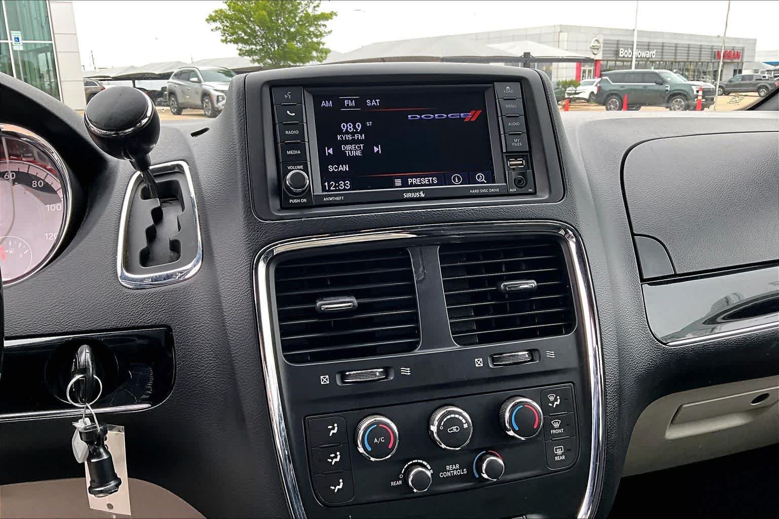 Used 2020 Dodge Grand Caravan SXT FWD image 17