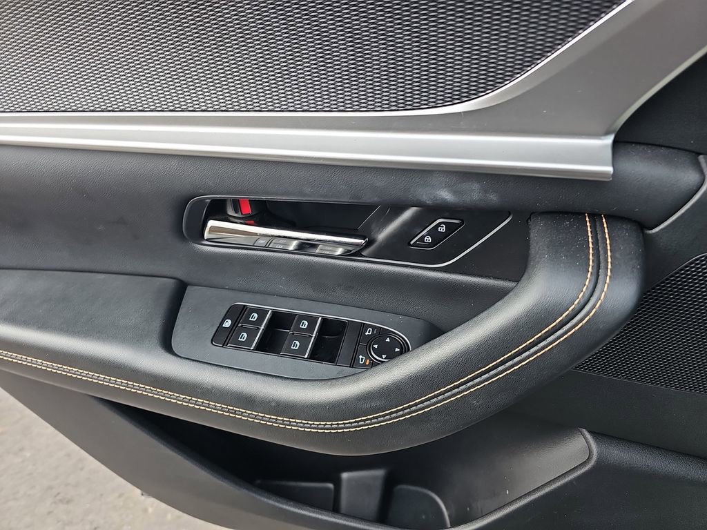 Used 2024 MAZDA CX-90 Plug-In Hybrid w/ Premium Pkg image 33