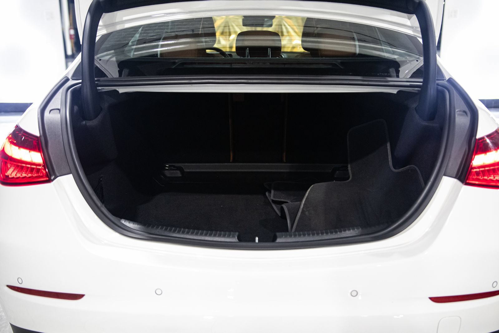 Used 2025 Mercedes-Benz C 300 4MATIC Sedan image 24