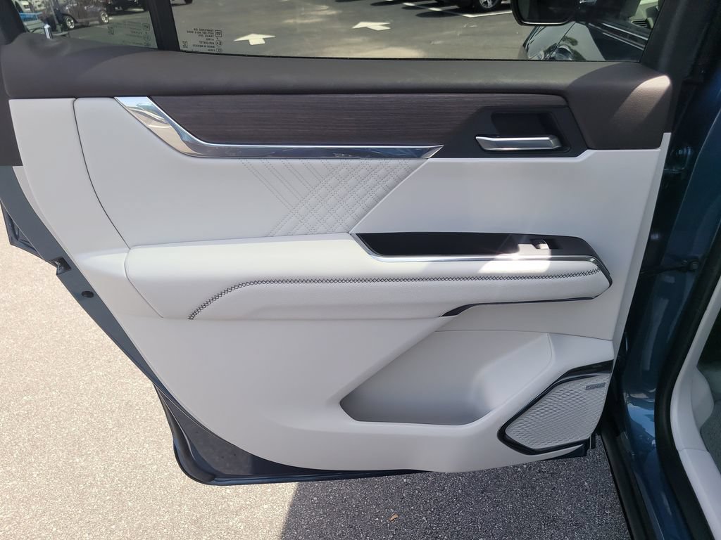 Used 2025 GMC Acadia Denali w/ LPO, Floor Liner Package FWD image 11