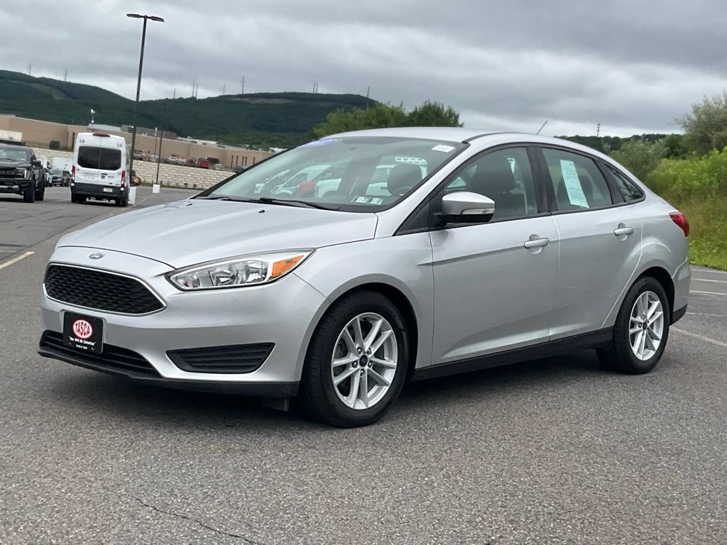 Certified 2017 Ford Focus SE FWD image 28
