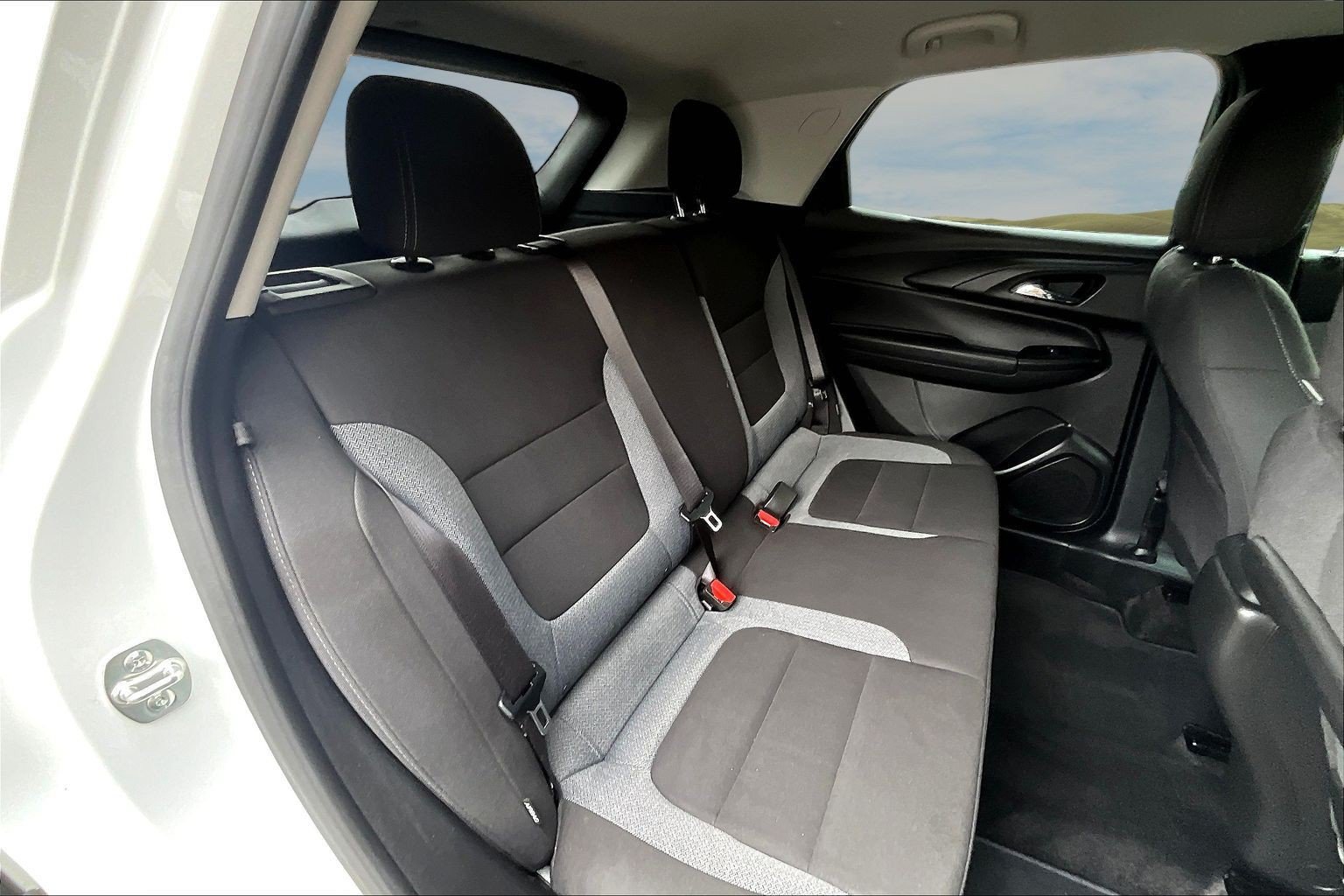 Used 2025 Chevrolet TrailBlazer LT AWD/4WD image 16