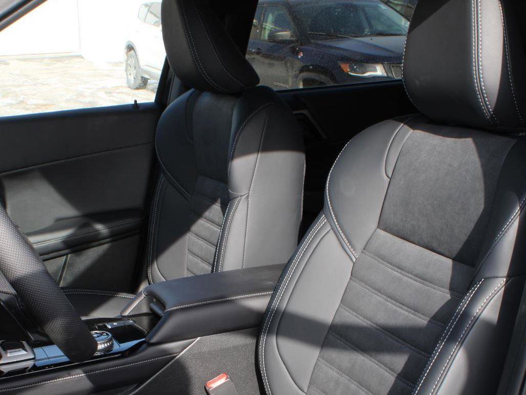 New 2026 Mitsubishi Outlander SE image 16