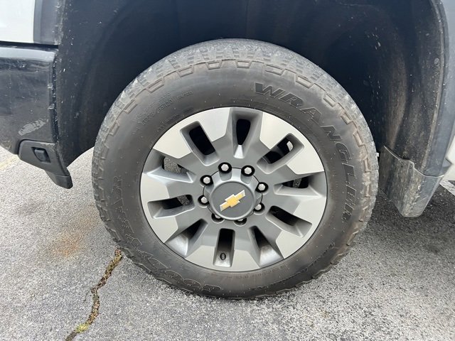 Used 2024 Chevrolet Silverado 2500 Custom w/ Custom Value Package image 10