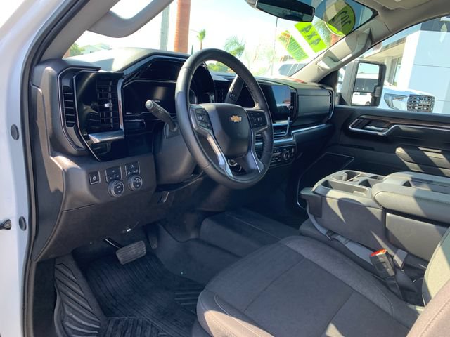 Used 2025 Chevrolet Silverado 2500 LT AWD/4WD image 15