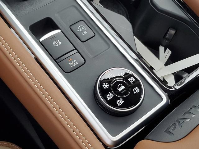 New 2026 Nissan Pathfinder Platinum AWD/4WD image 34