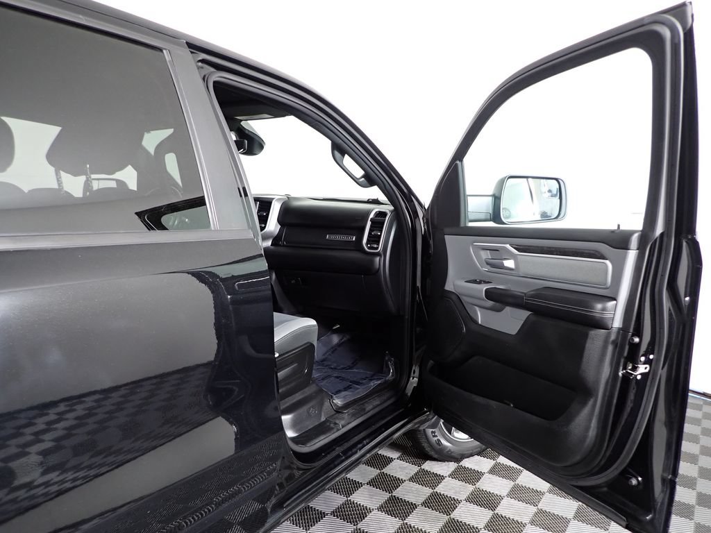 Used 2021 RAM 1500 Big Horn AWD/4WD image 35