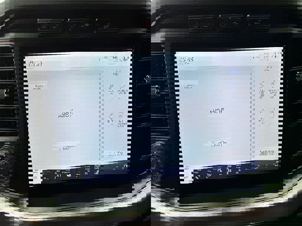 Used 2023 Ford F150 Lariat w/ Trailer Tow Package image 26